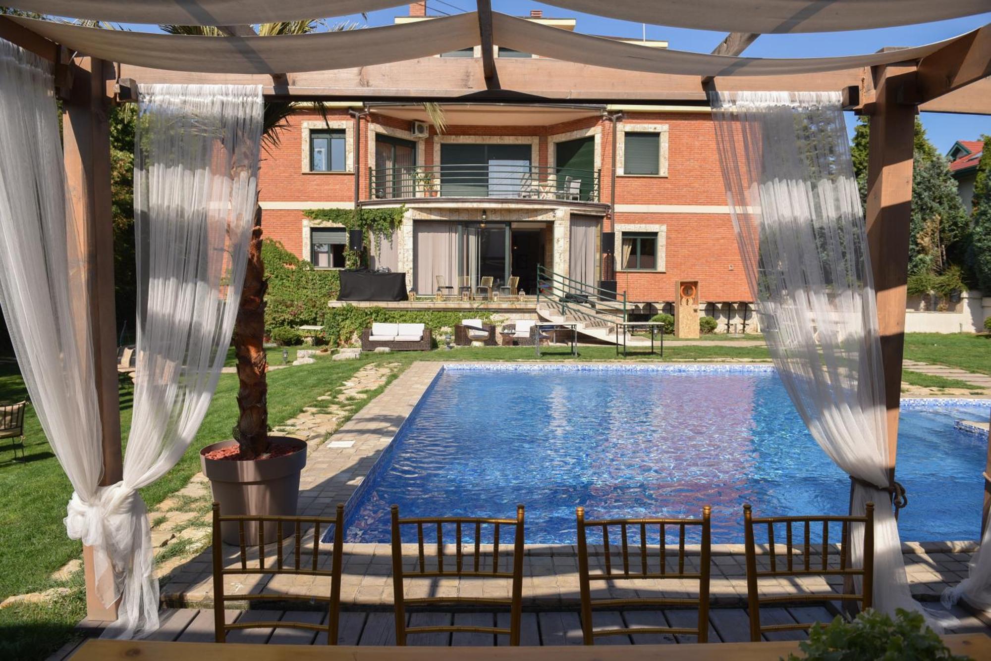 The Belgrade Hills Rooms And Suites Exteriér fotografie